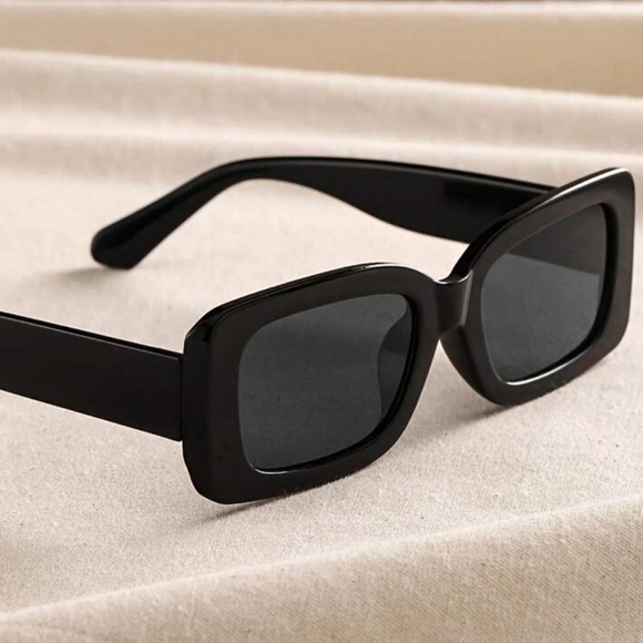 🔥🔥🆕Chic Black Rectangular Sunglasses - Picture 5 of 9